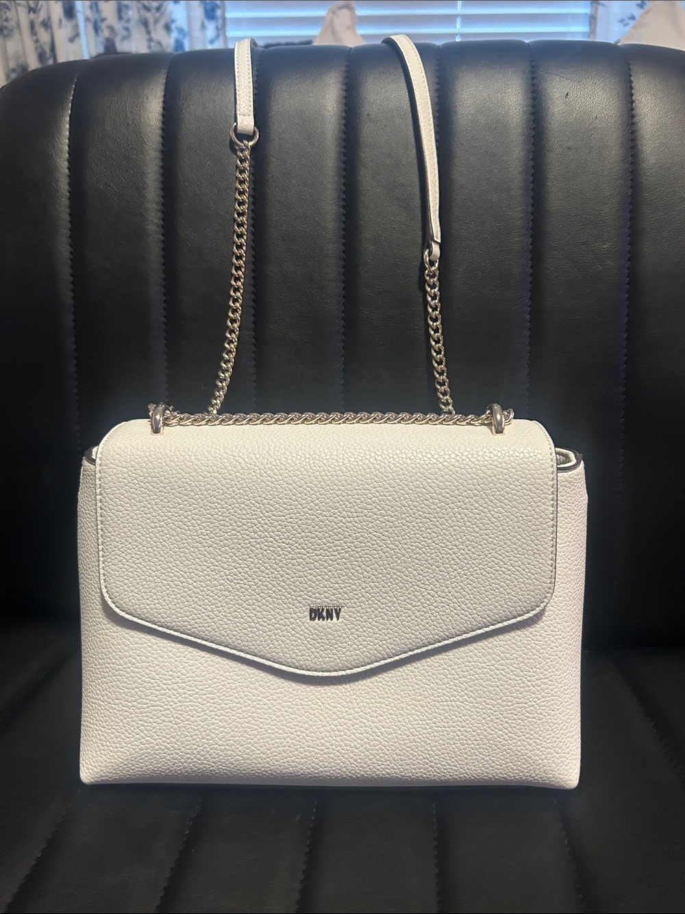 DKNY White Pebbled Leather Shoulder Bag with Chain Strap